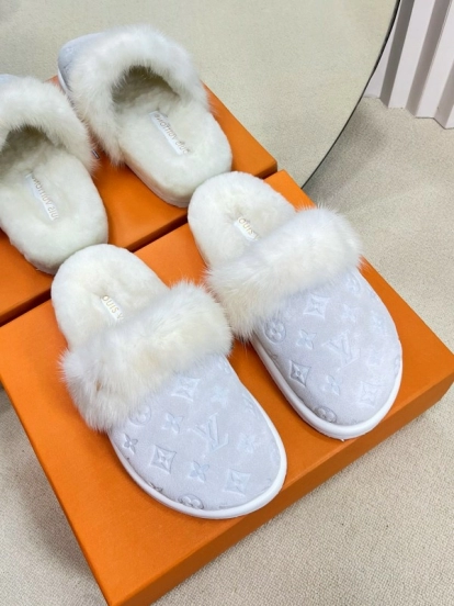 2024 Slippers Louis Vuitton White Fur Slippers MJ00340